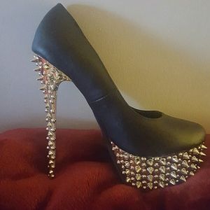 I have unworn heels,all brand new..